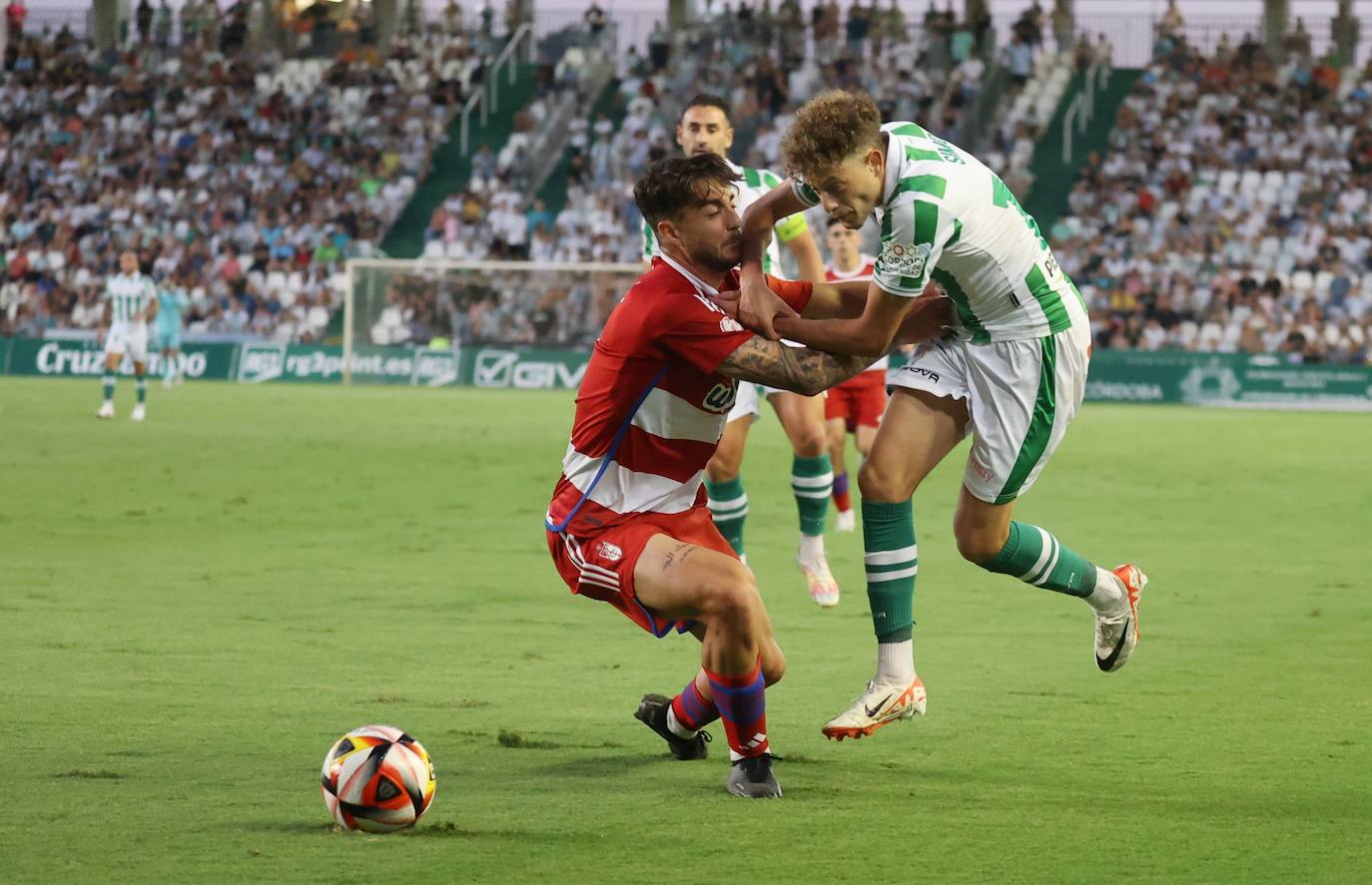 Fotos: El cómodo triunfo del Córdoba CF ante el Recreativo Granada