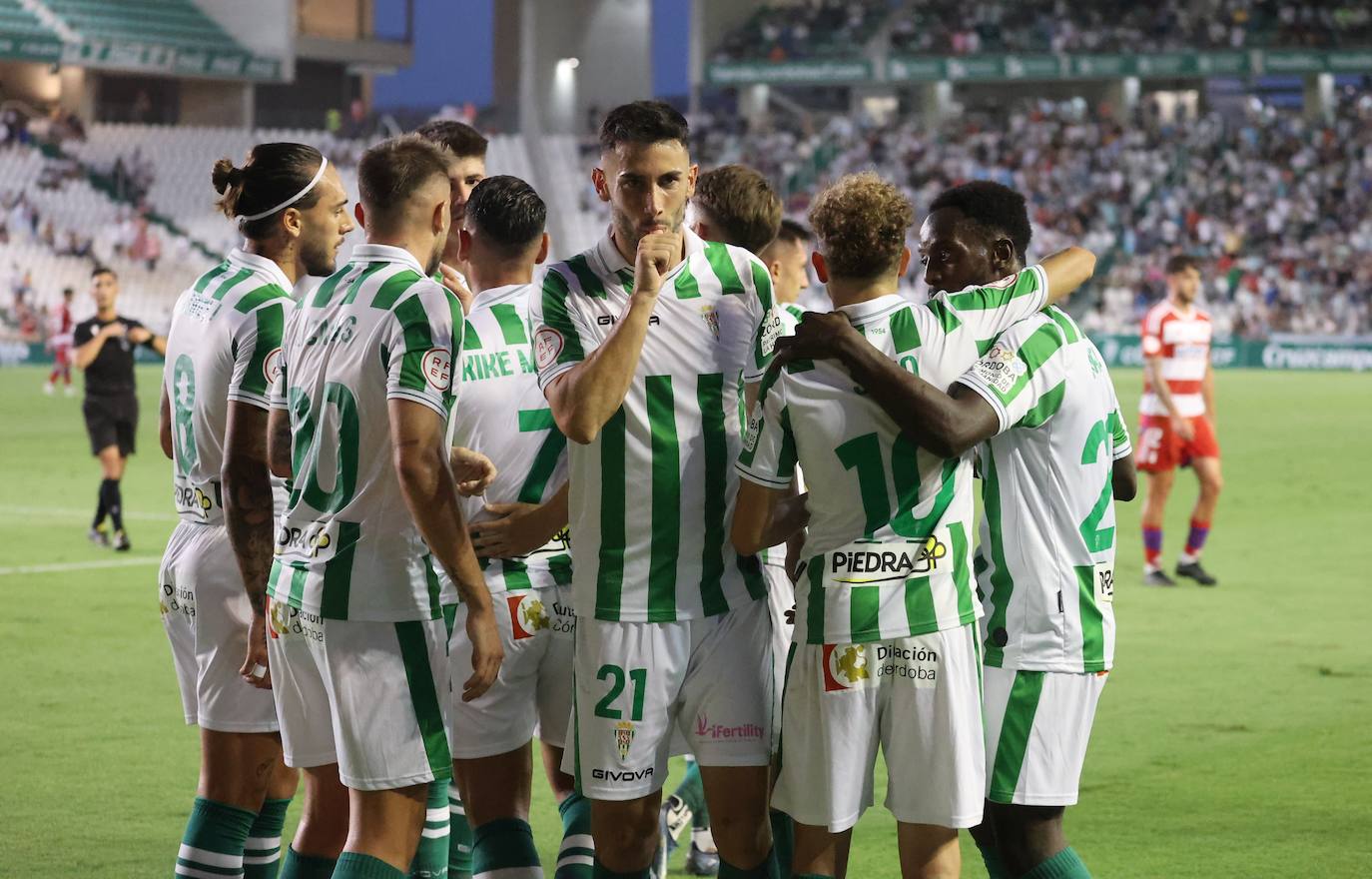 Fotos: El cómodo triunfo del Córdoba CF ante el Recreativo Granada