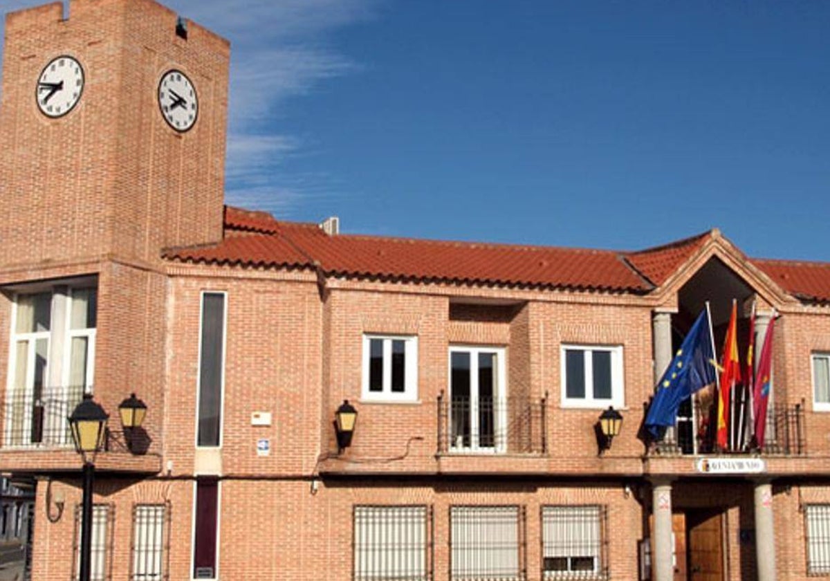 Ayuntamiento de Alcabón (Toledo), pueblo donde vivían la fallecida, su marido, y el segundo detenido