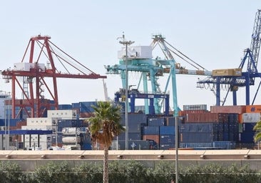 Los empresarios piden a Sánchez que no ceda ante ERC y Junts para bloquear la ampliación del Puerto de Valencia