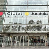 Juzgan a un hombre por violar a una niña de 14 años y abandonarla malherida en una cañada en Valencia