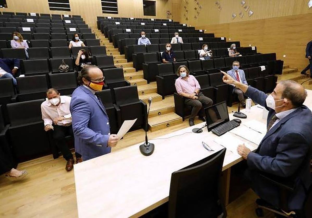 Las últimas elecciones a decano celebradas en junio de 2020