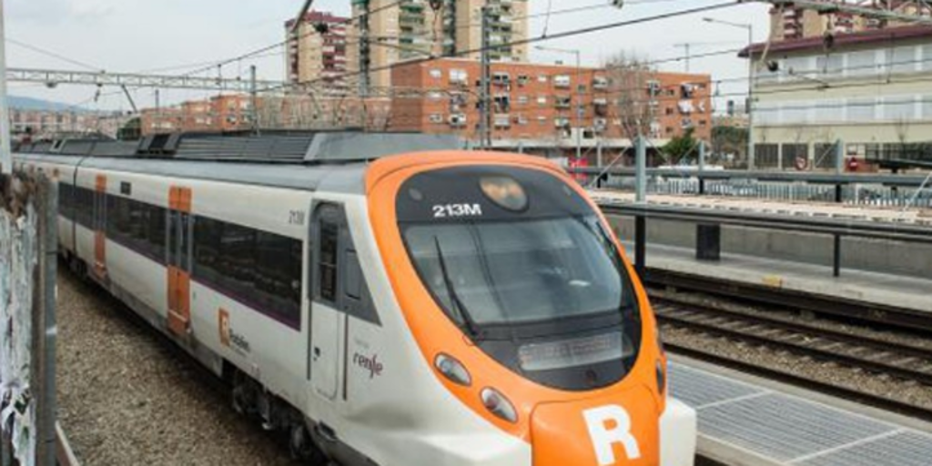 Una incidencia en un tren de Rodalies mantiene sin servicio la línea R3 de Barcelona