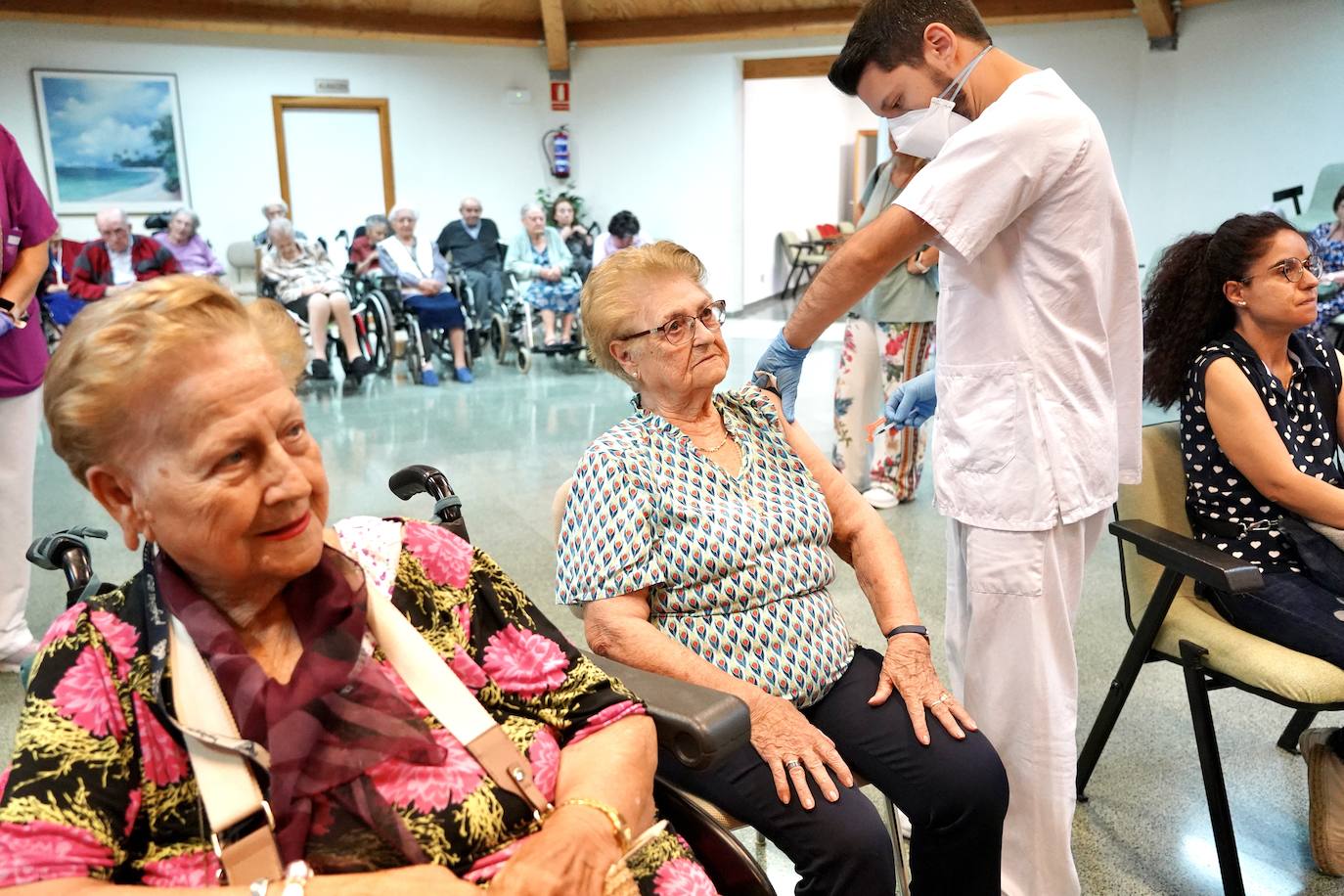 Vacunación en una residencia de mayores de Valladolid, este martes