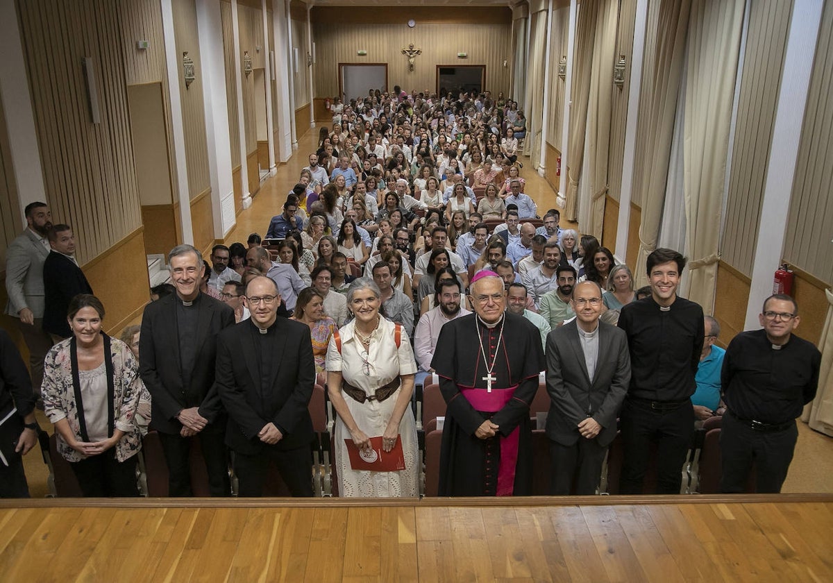 Acto inaugural del curso en el salón de actos del Obispado de Córdoba