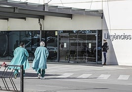 «No entiendo nada. Salga fuera y le atenderá otro médico»: denuncian a una doctora de Urgencias por no hablar en catalán