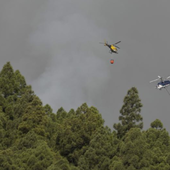 Calma tensa en Tenerife con un incendio forestal preocupante