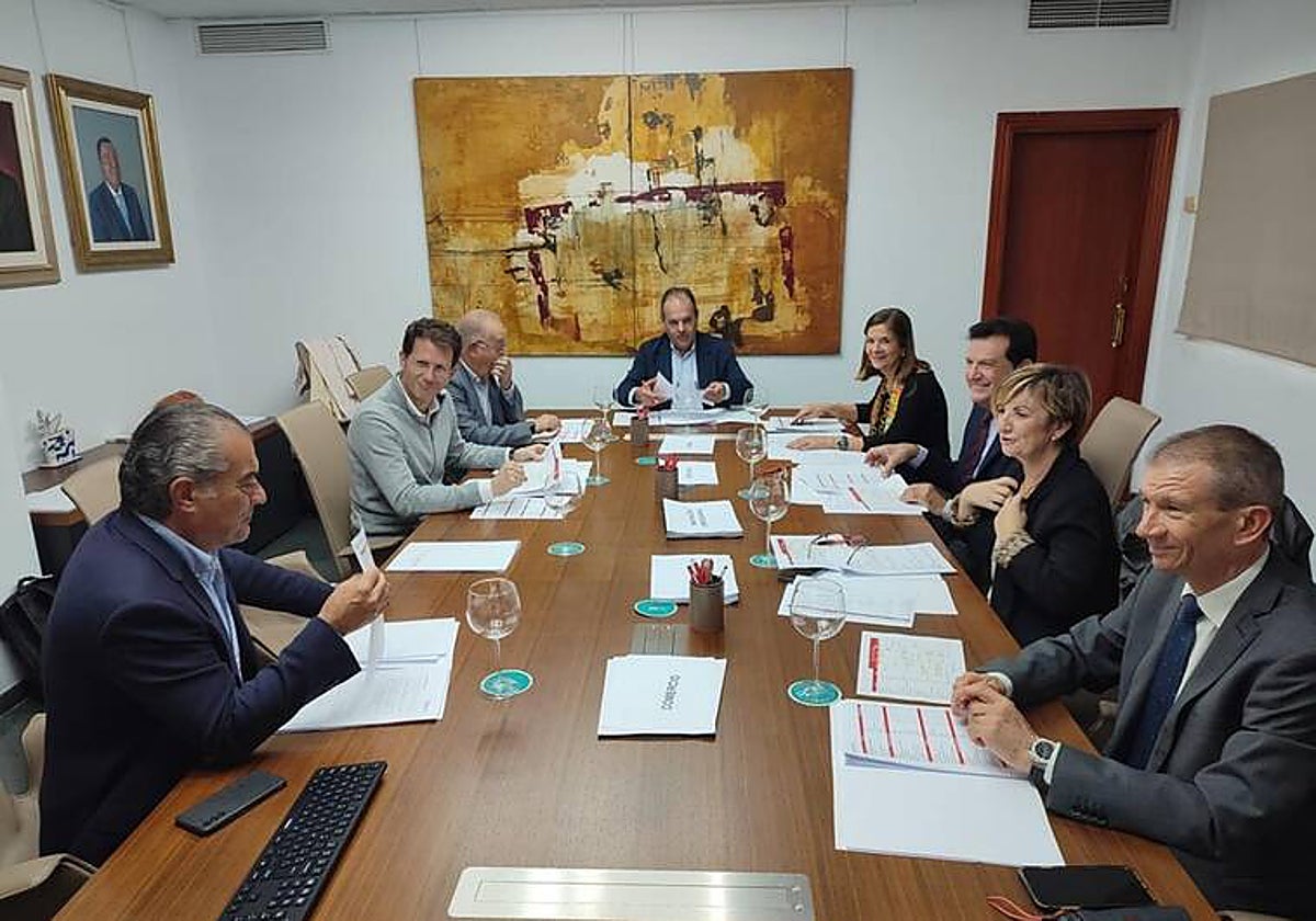 Imagen de archivo del jurado de los Premios Cámara de Alicante