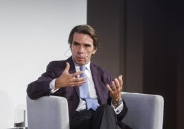Aznar pide una reflexión a los votantes de Vox: «¿Qué prefiere? ¿Un Gobierno del PP o lo que tenemos que aguantar?»