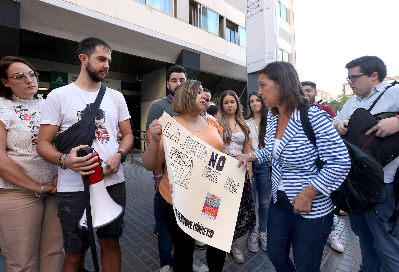 Fotos: La protesta por el retraso en el cobro del bono de alquiler joven