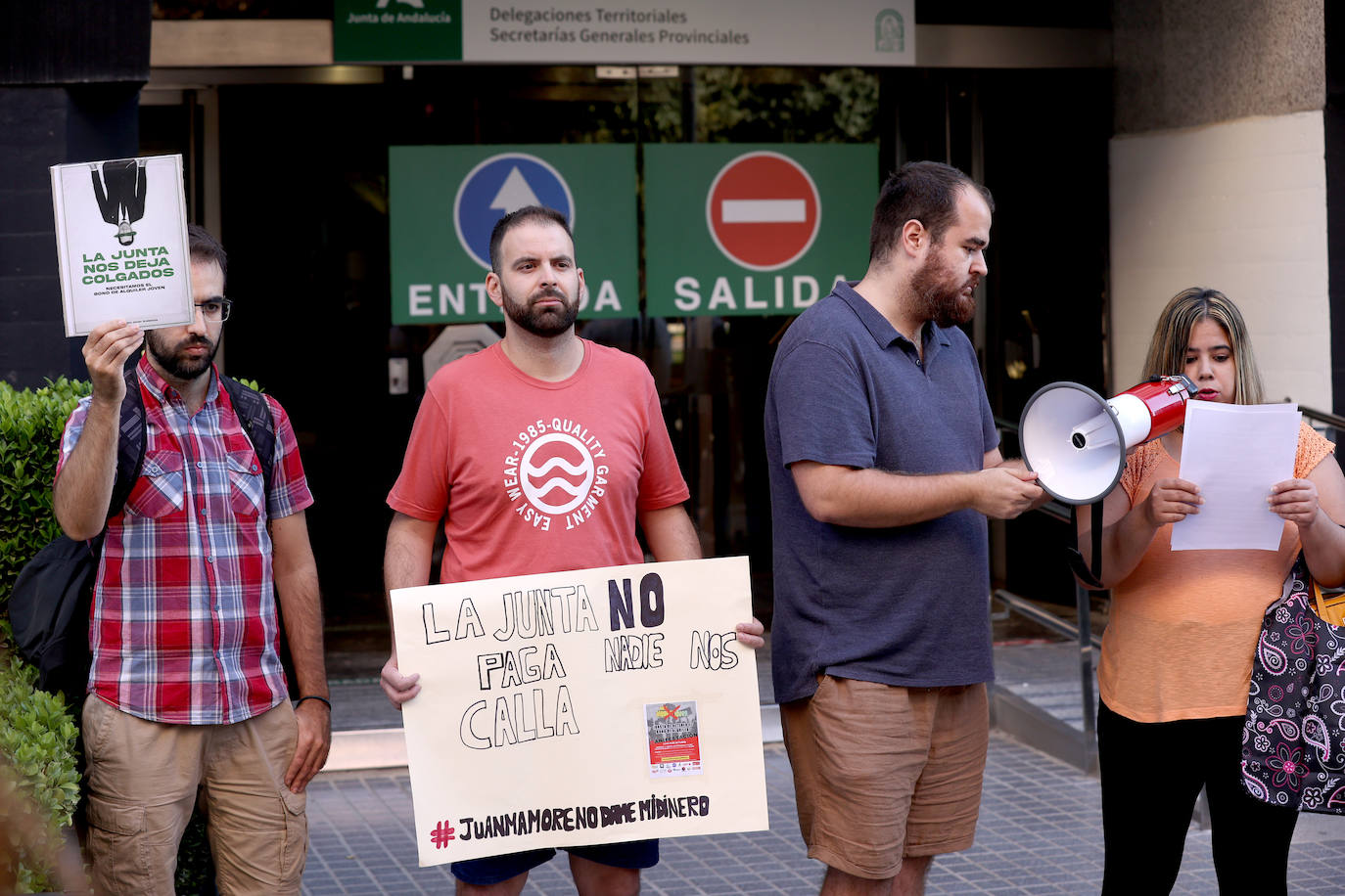 Fotos: La protesta por el retraso en el cobro del bono de alquiler joven