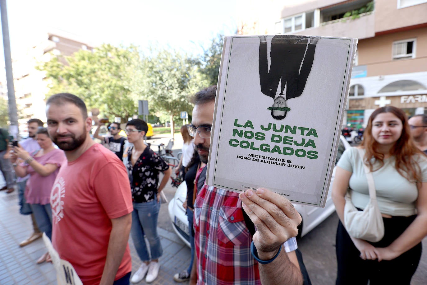 Fotos: La protesta por el retraso en el cobro del bono de alquiler joven