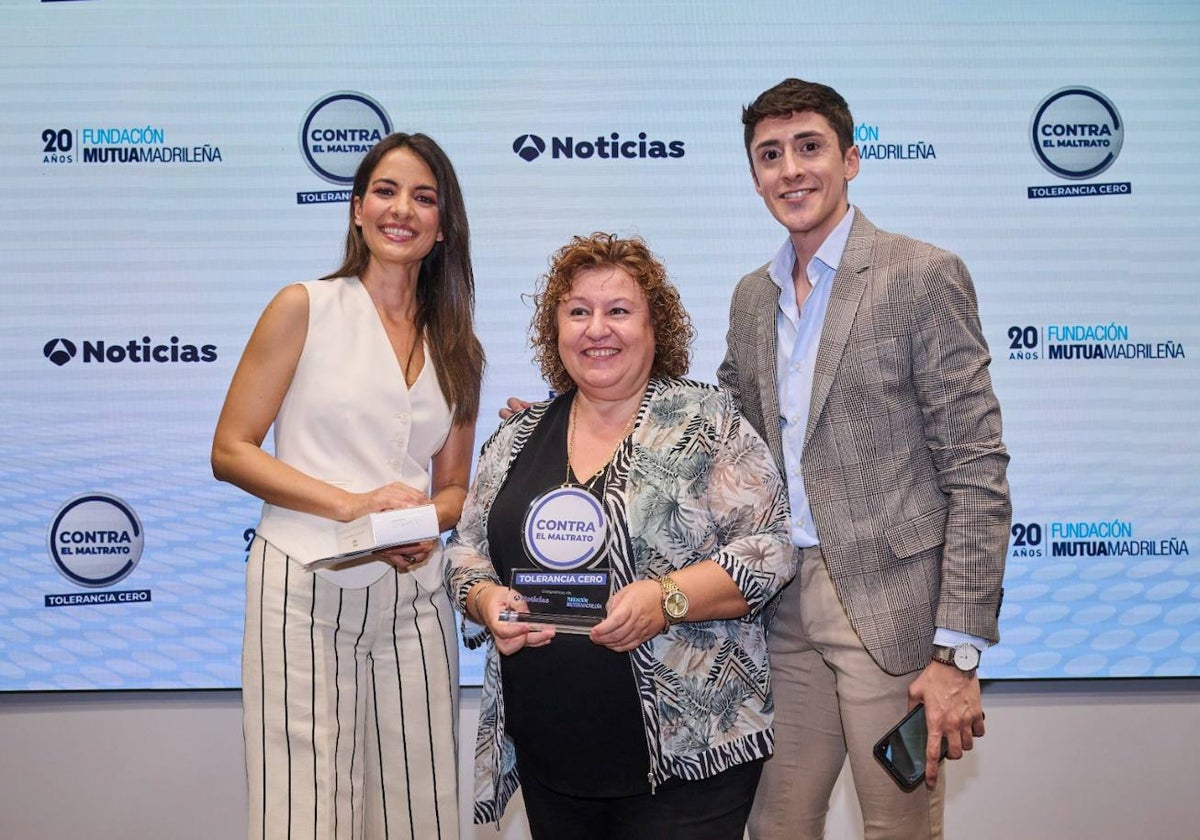 La alcaldesa Pilar Arinero recogió el premio