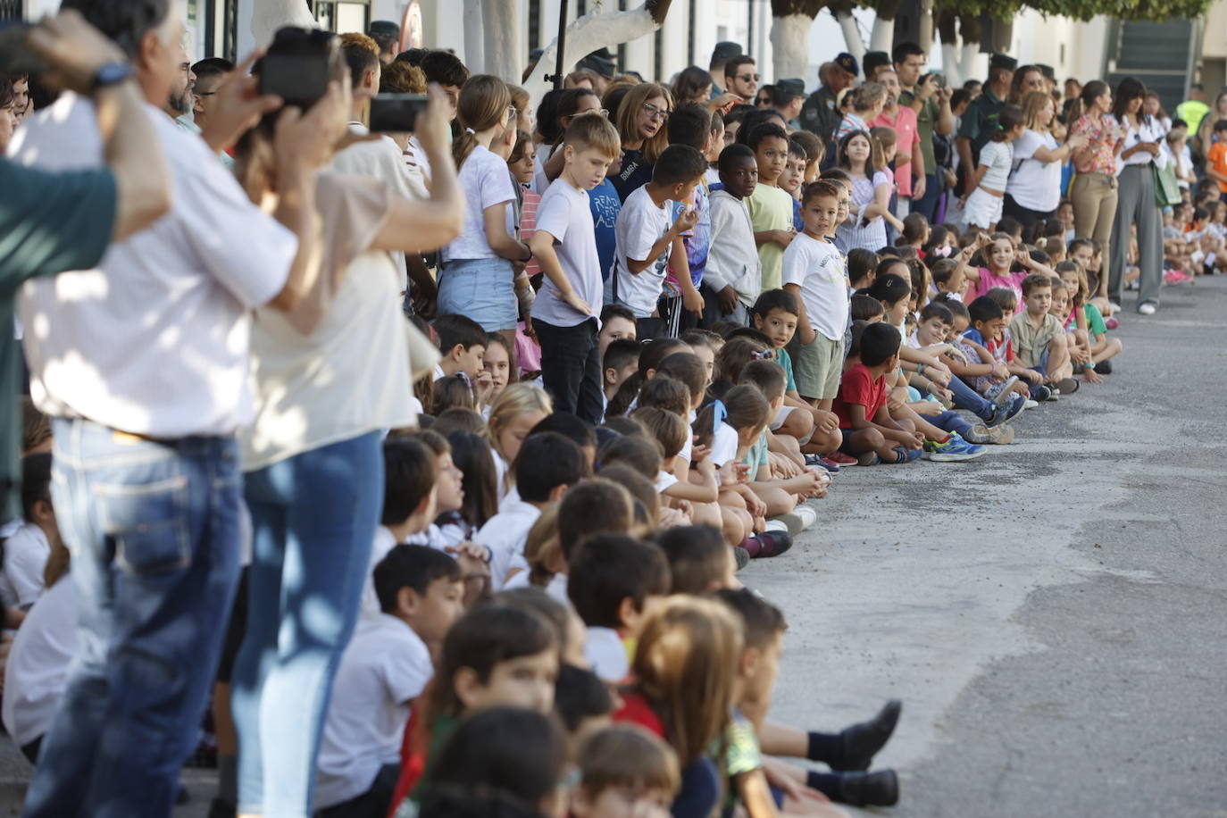 Fotos: los más pequeños disfrutan con la exposición de medios de la Guardia Civil de Córdoba