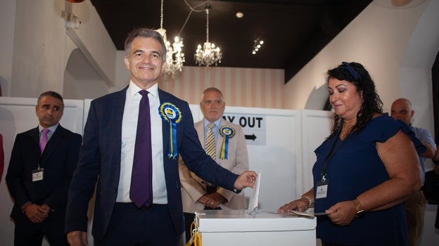 Keith Azopardi, en el momento de la votación