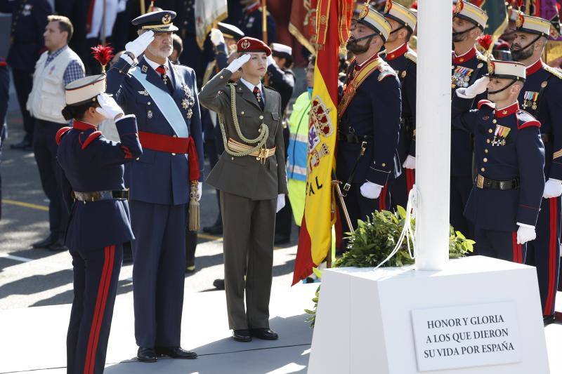 Leonor de Borbón, que ha acaparado todas las miradas, hacía dos años que no acudía a al cita por sus estudios en Gales y esta vez ha tenido un papel mucho más activo en el desfile militar