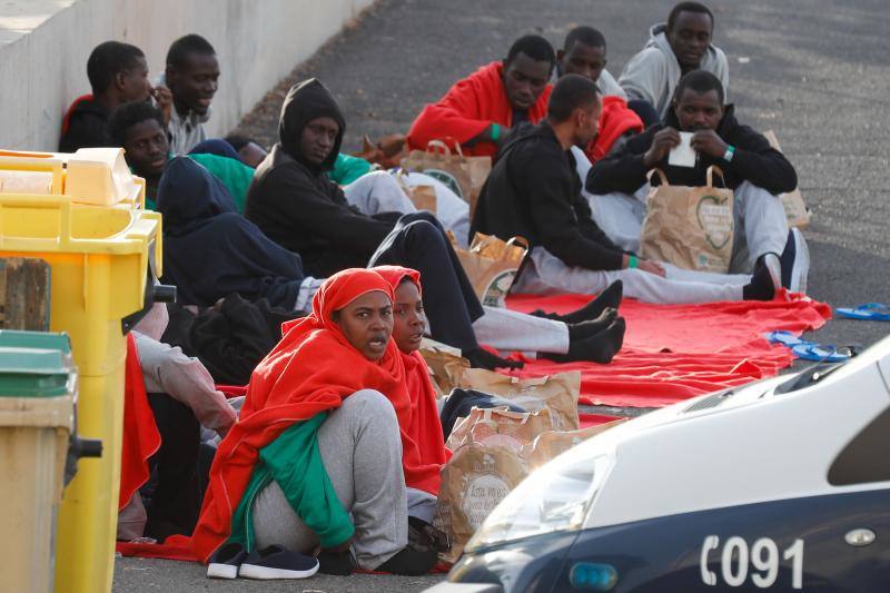Siete embarcaciones han sido rescatadas de madrugada a las costas de Canarias, Almería y Baleares.