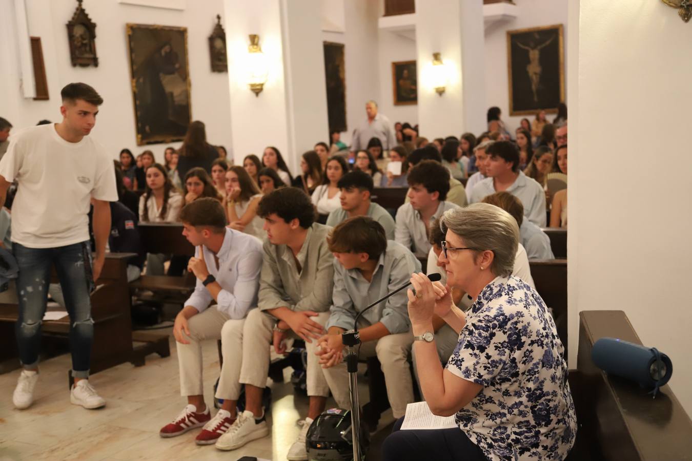 Fotos: la multitudinaria oración por Álvaro Prieto en la iglesia de las Esclavas de Córdoba