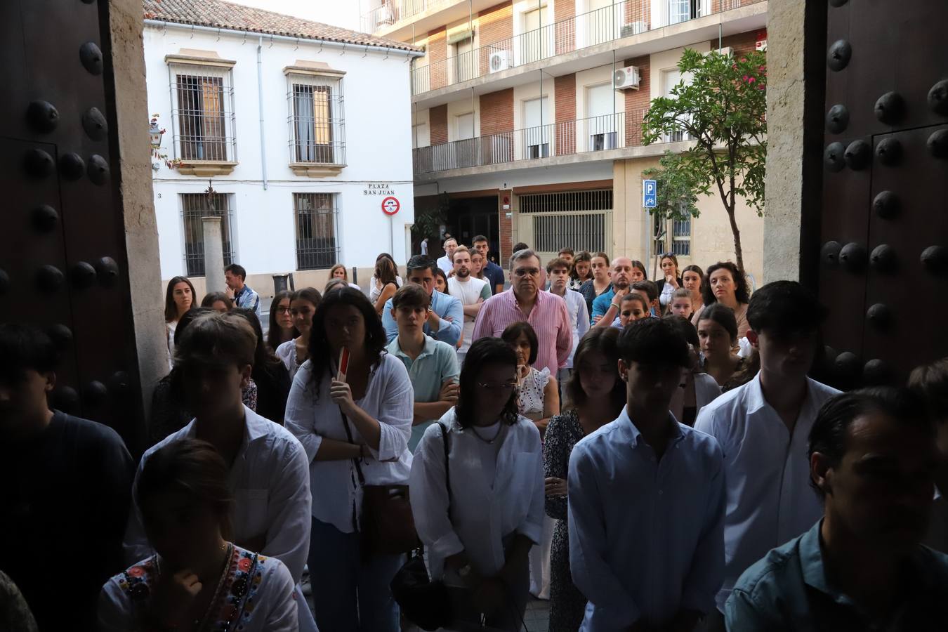 Fotos: la multitudinaria oración por Álvaro Prieto en la iglesia de las Esclavas de Córdoba