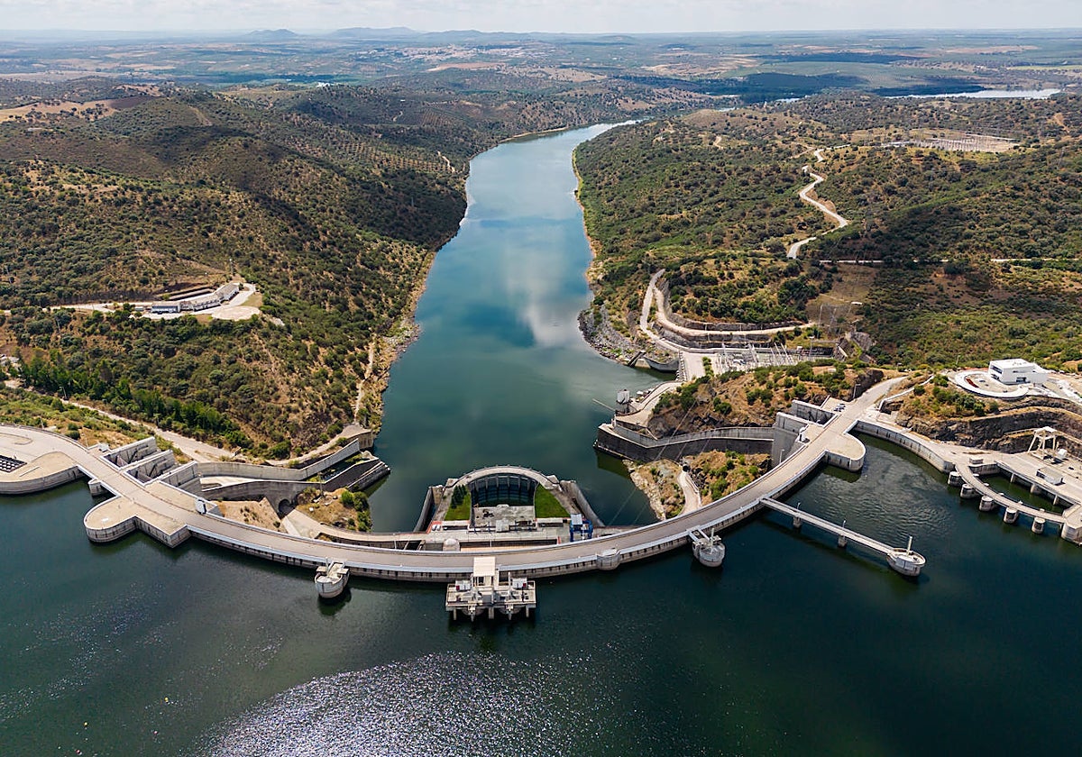 Imagen de la presa de Alqueva, en el río Guadiana