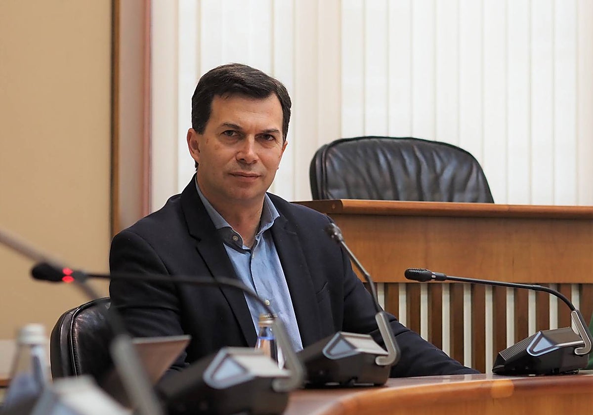 Gonzalo Caballero interviene en una comisión en O Hórreo, en una imagen de archivo