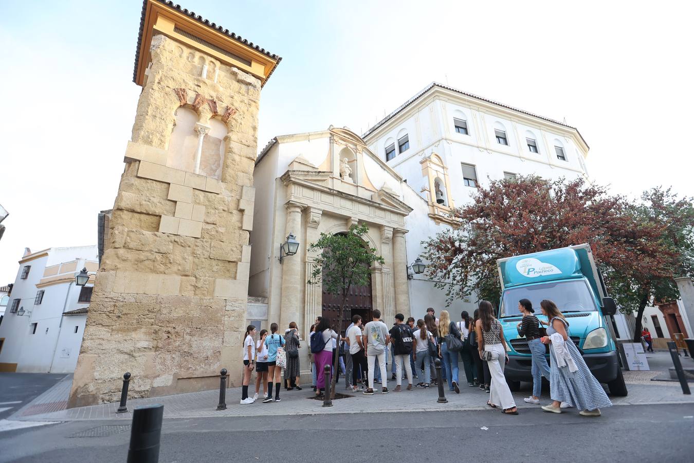 Fotos: la oración en las Esclavas en memoria de Álvaro Prieto