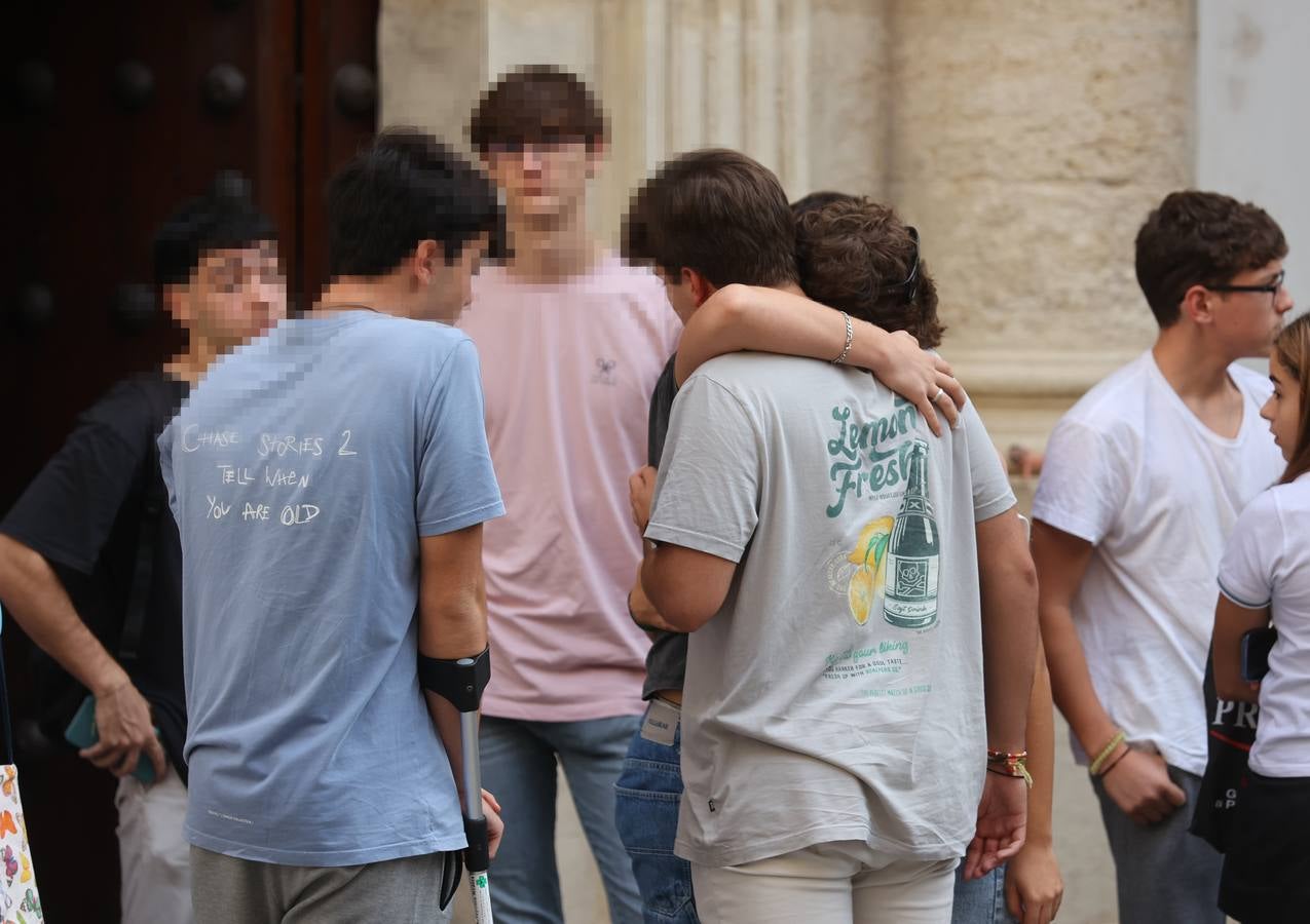 Fotos: la oración en las Esclavas en memoria de Álvaro Prieto