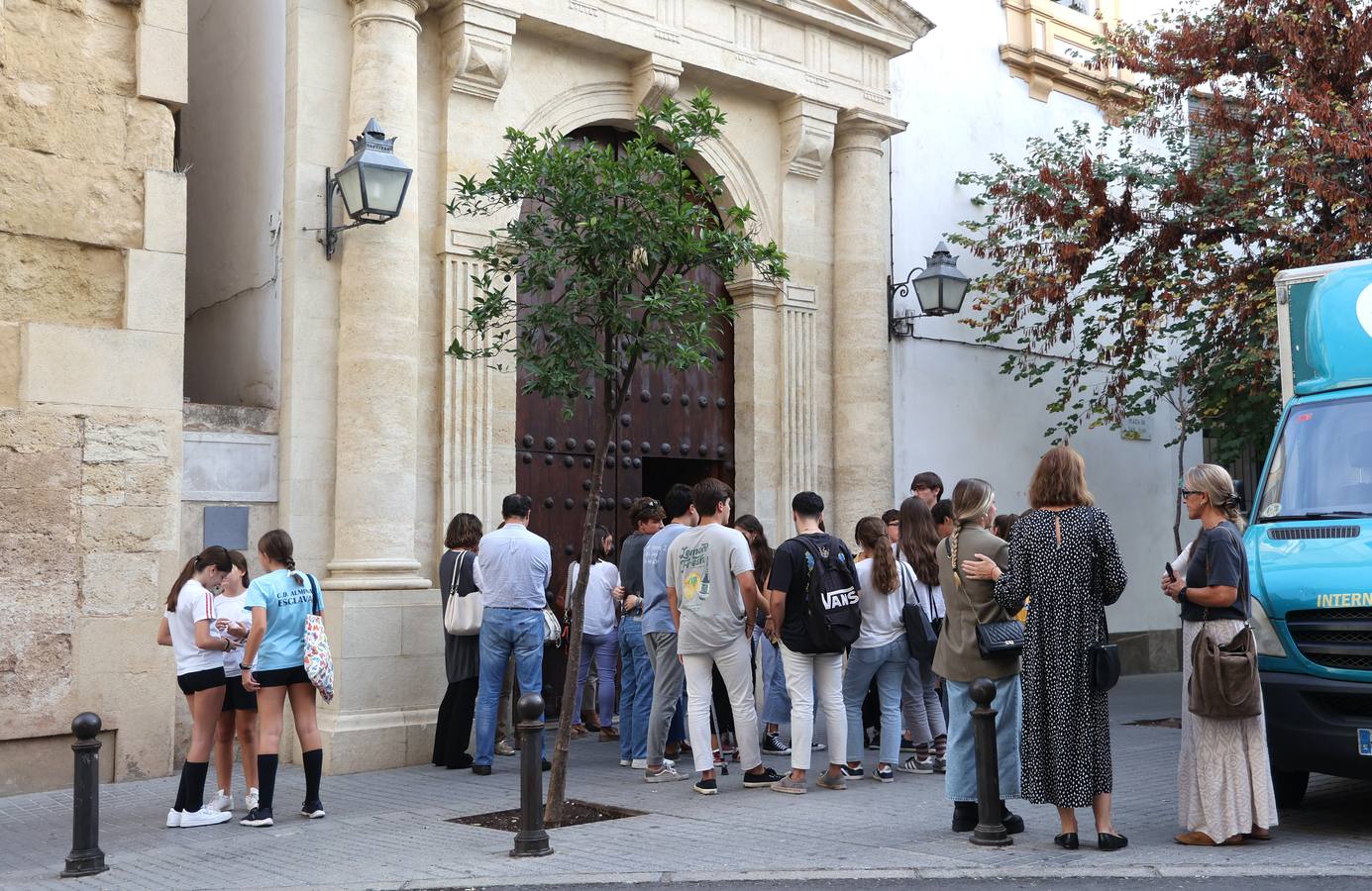 Fotos: la oración en las Esclavas en memoria de Álvaro Prieto