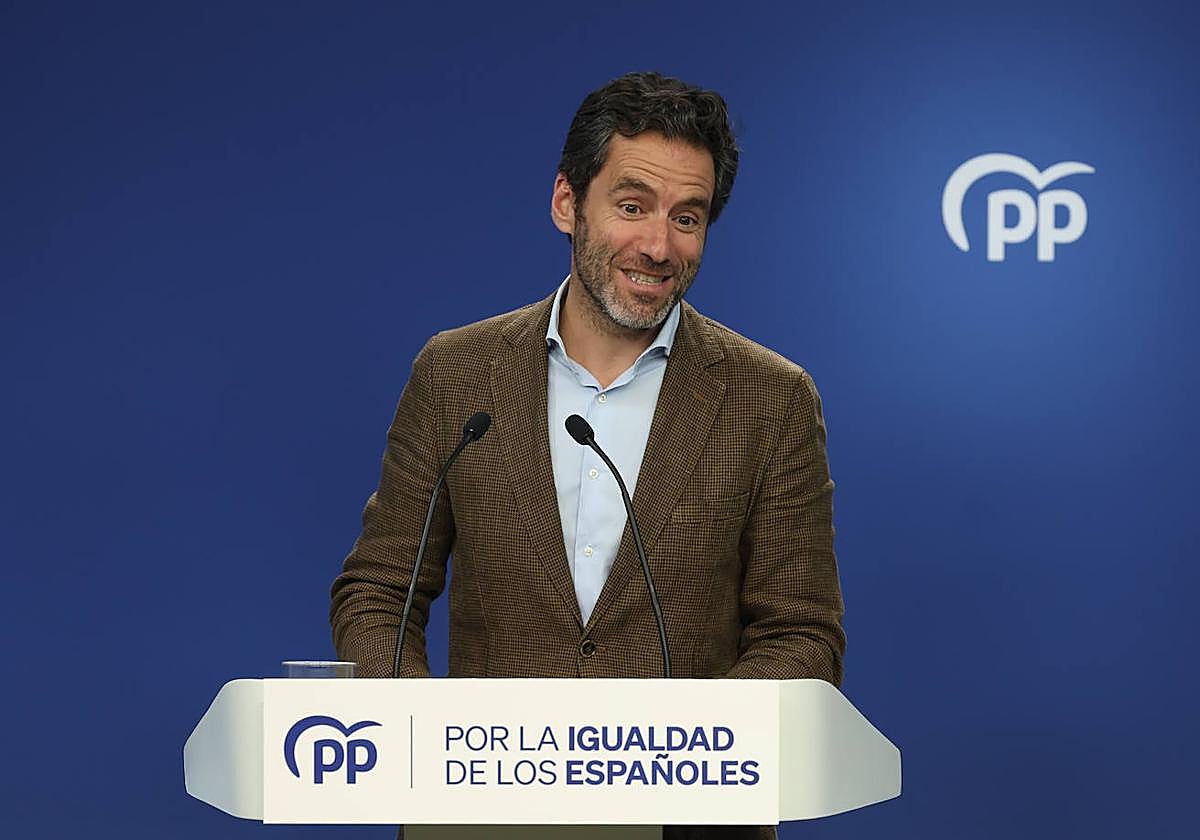 Borja Sémper, portavoz del PP, en la rueda de prensa ofrecida en la sede del partido
