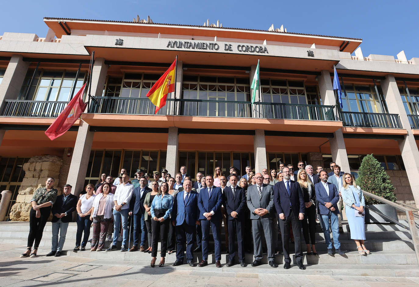 Fotos: Los emotivos minutos de silencio en memoria de Álvaro Prieto