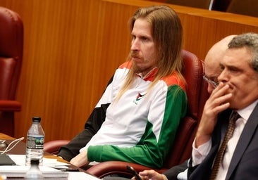 El portavoz de Podemos, de palestino en las Cortes de Castilla y León