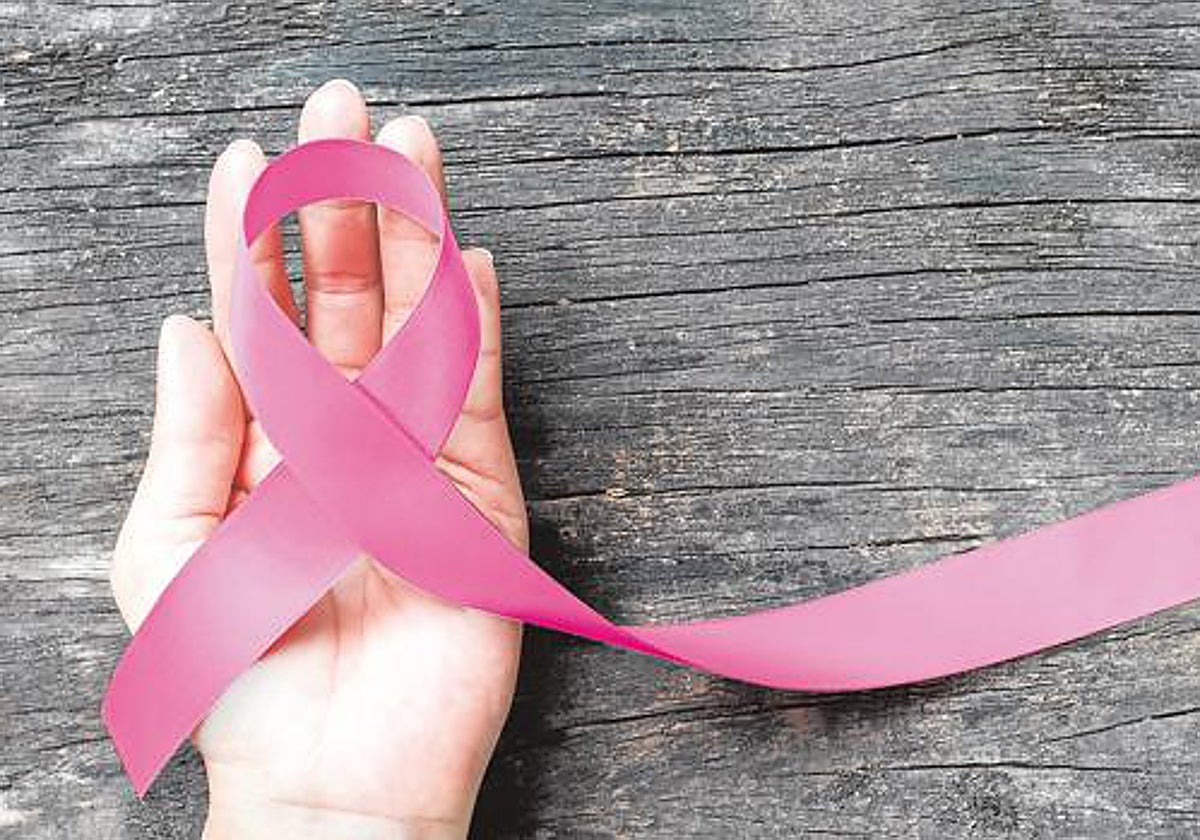 El lazo rosa se ha convertido en el símbolo de la lucha contra el cáncer de mama