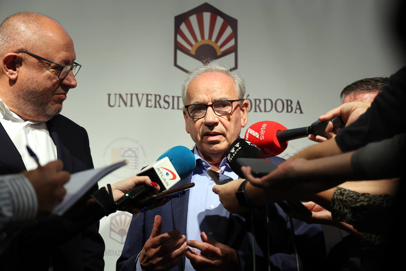 Fotos: Alfonso Guerra presenta su libro &#039;La rosa y las espinas&#039; en Córdoba