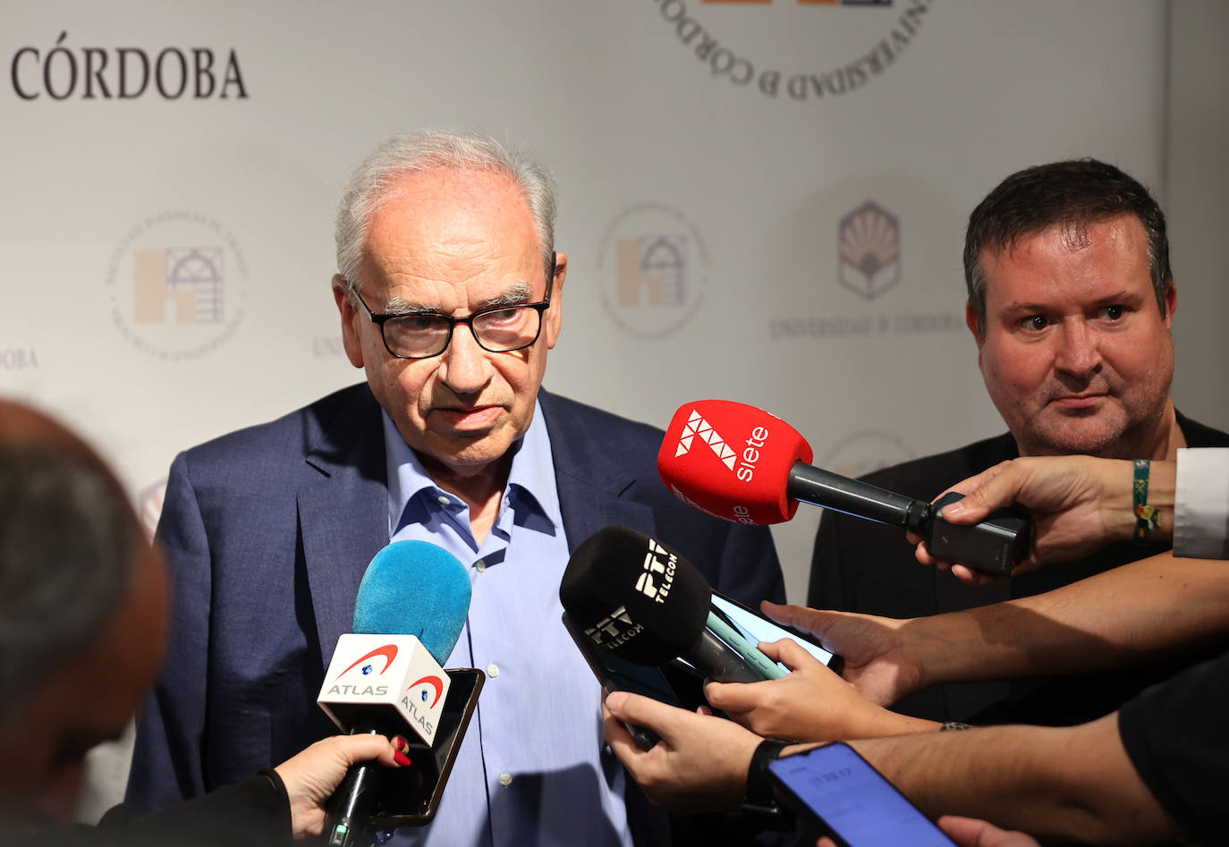 Fotos: Alfonso Guerra presenta su libro &#039;La rosa y las espinas&#039; en Córdoba