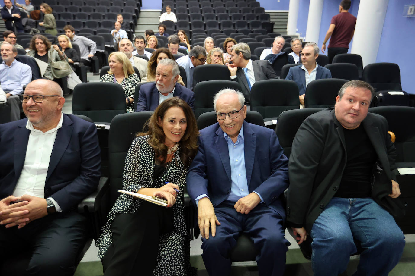 Fotos: Alfonso Guerra presenta su libro &#039;La rosa y las espinas&#039; en Córdoba