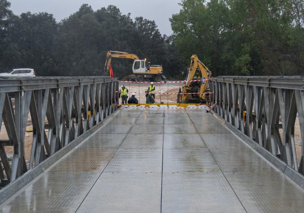 El puente 'Mabey', instalado por los militares entre Aldea del Fresno y Villamanta