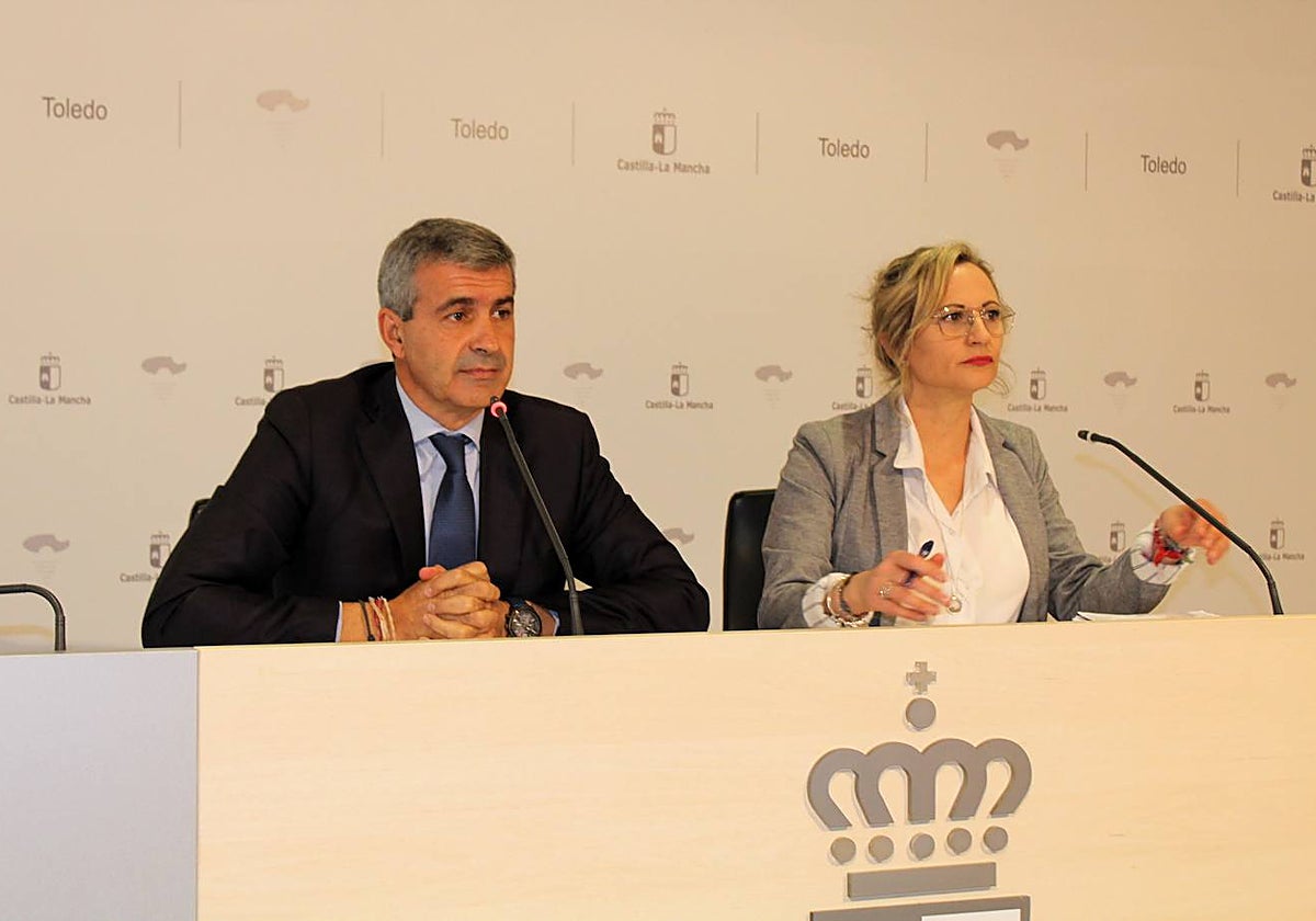 Álvaro Gutiérrez y Silvia Fernández durante la rueda de prensa