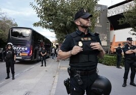 Policías critican la retirada de chalecos antibalas a agentes del aeropuerto de Valencia pese a la «elevada alerta antiterrorista»