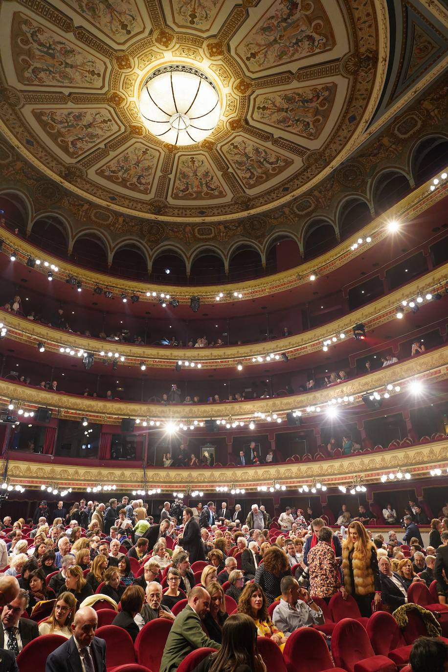 La gala inaugural de la Seminci, en imágenes