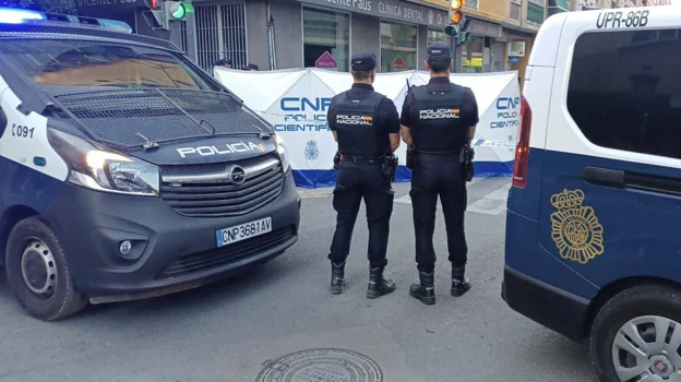 Imagen del dispositivo policial en el barrio de Orriols de Valencia