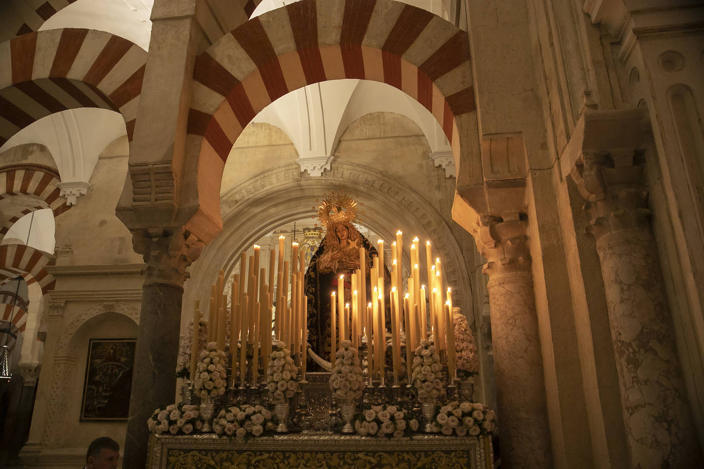 Fotos: La Catedral acoge a la hermandad del Buen Suceso de Córdoba