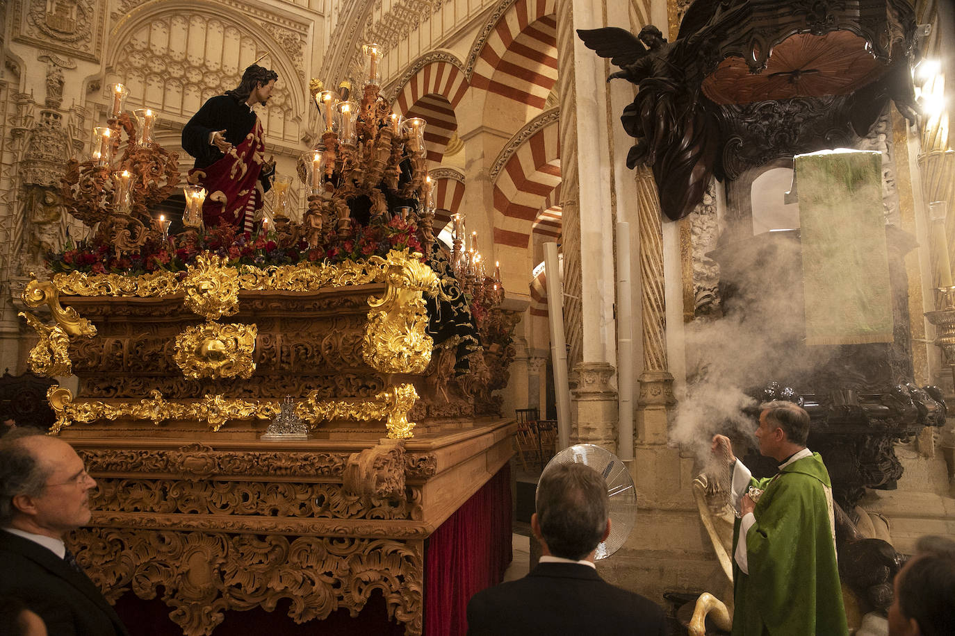 Fotos: La Catedral acoge a la hermandad del Buen Suceso de Córdoba