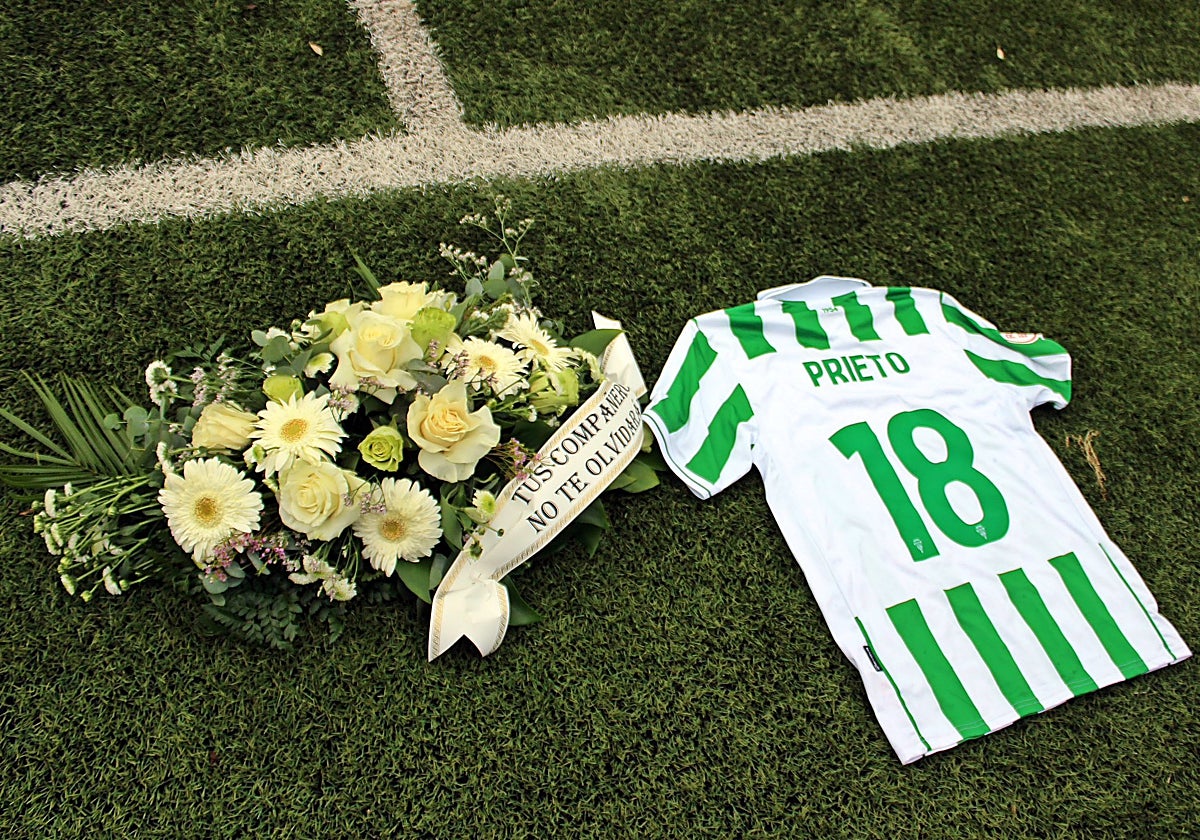 Homenaje de la cantera blanquiverde a Álvaro Prieto en la Ciudad Deportiva