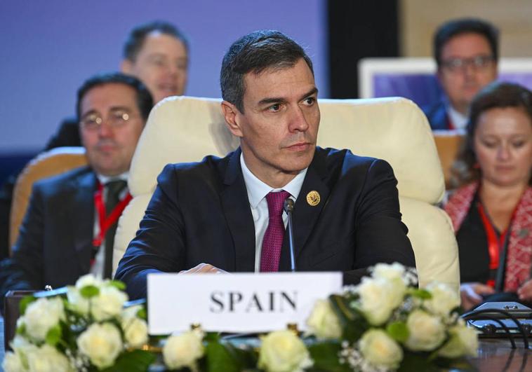 Pedro Sánchez, presidente del Gobierno en funciones, en la Cumbre de Paz de El Cairo