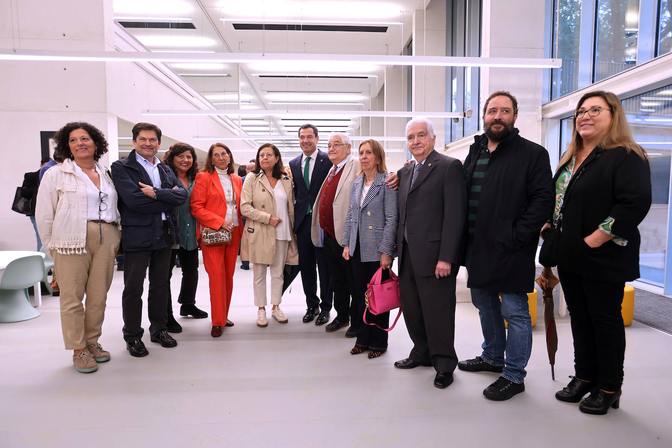 Fotos: Juanma Moreno estrena el traslado documental a la Biblioteca &#039;Grupo Cántico&#039;