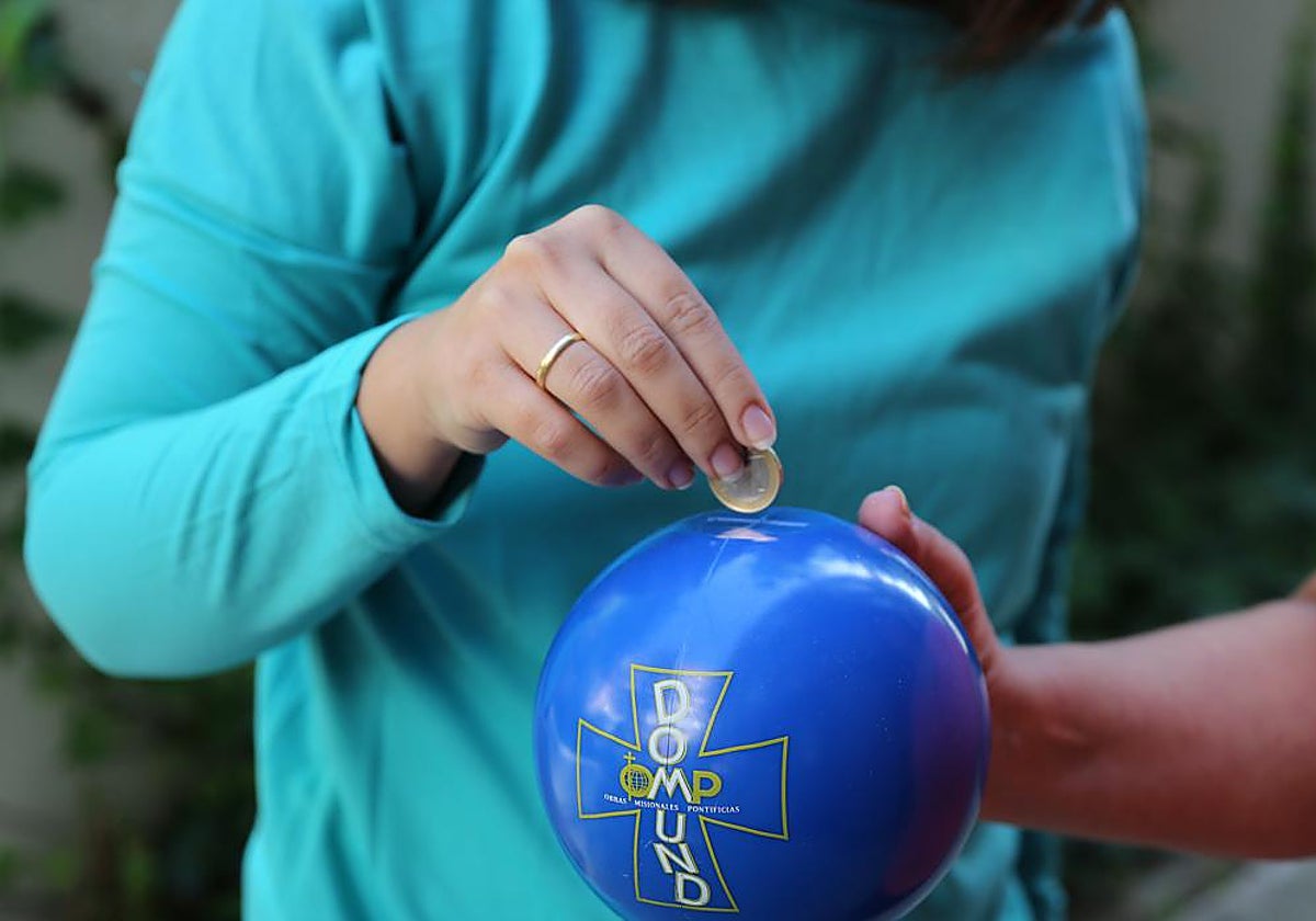 Una hucha de la campaña del Domund en una imagen de archivo