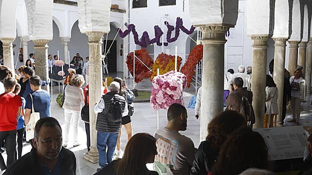 Montaje de Flowgardenz en el Palacio de Orive