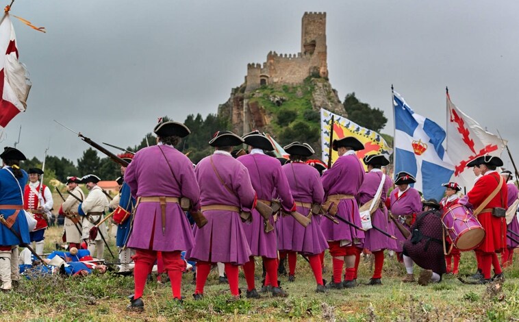 Imagen principal - Recreación de la batalla de Almansa, el Tolmo de Minateda (Hellín) y el castillo de Alarcón