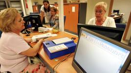 La OCU denuncia esperas de «casi un mes» para la renovación y expedición de DNI y pasaporte en las comisarías de Castilla-La Mancha