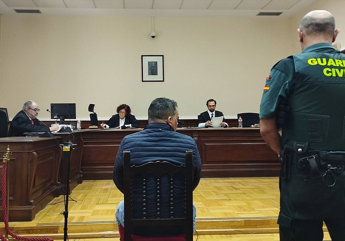 El acusado, Alejandro G.E, alias 'Rine', sentado durante el juicio que ha quedado visto para sentencia este jueves en la Audiencia de Valladolid.